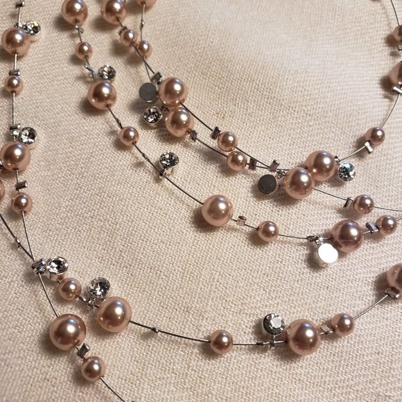 Earrings & Necklace Set (Pearl, Crystal) - Picture 5 of 6